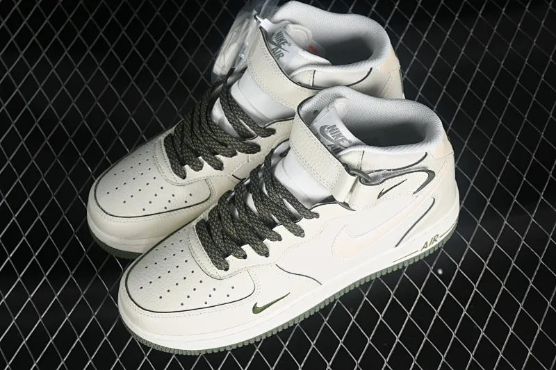 All categories Nk Air Force 1 Air Force series Nk Air Force 1 Mid Air Force mid-top Nk Air Force 1'07 Mid green pearlescent small hook Air Force One mid-top casual sneakers SG2356-805